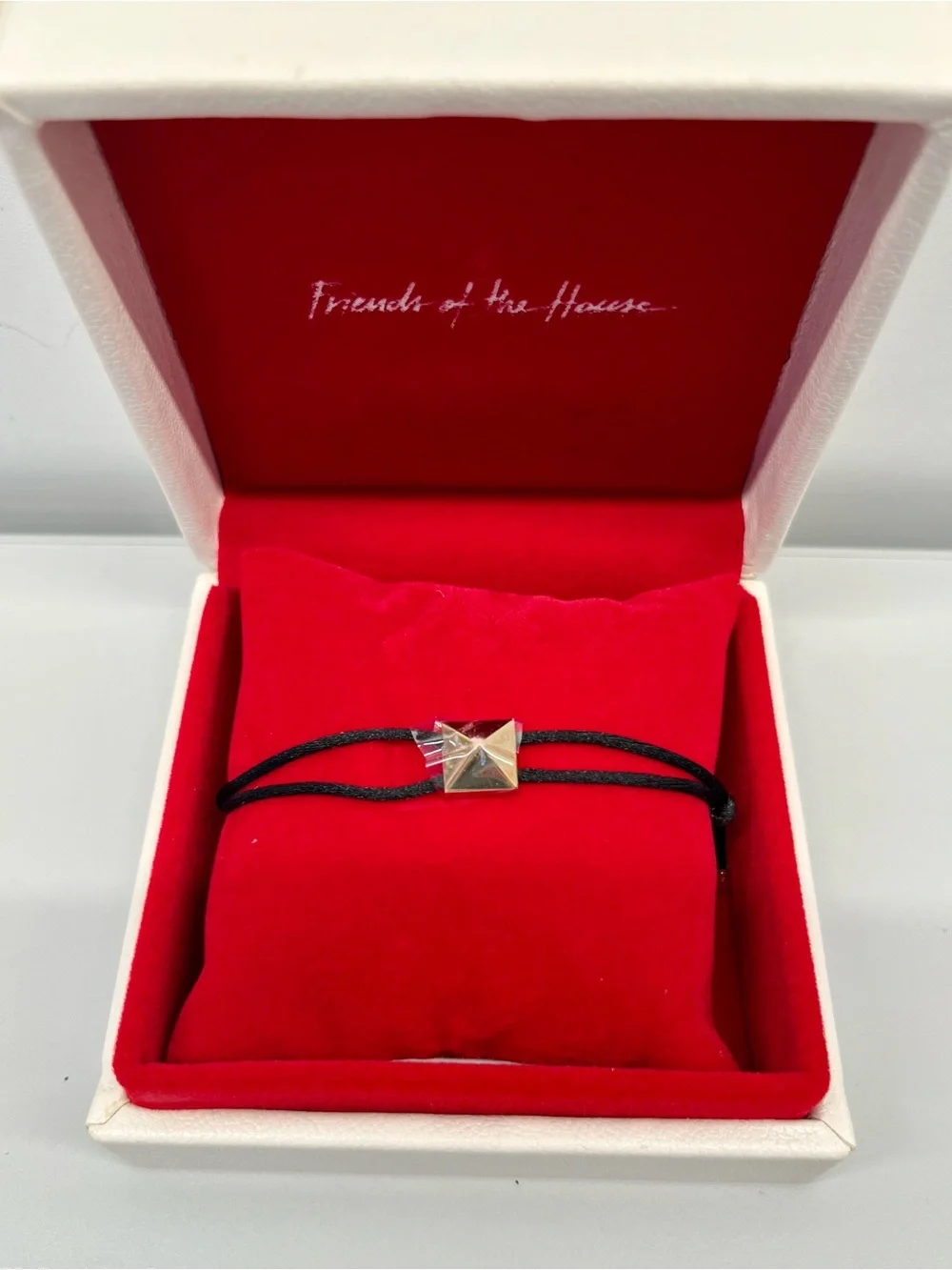 NWT - Valentino Garavani Roman Stud Cord Bracelet - Friends of the House - Gift - Picture 1 of 11